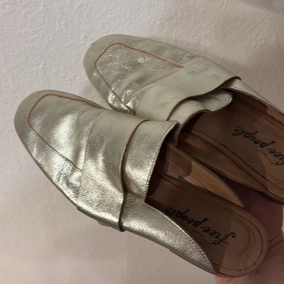 Free People Metallic Gold Mules Size 38 - Picture 4 of 5